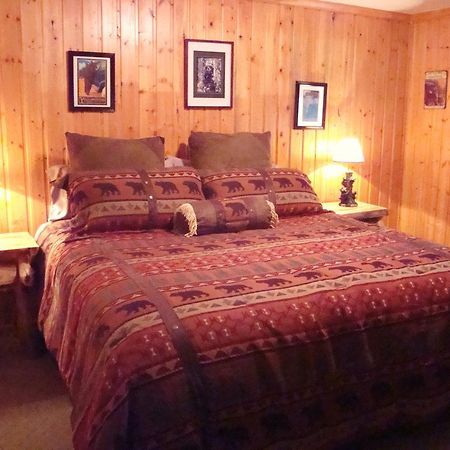 Yellowstone Wildlife Cabins West Yellowstone Ngoại thất bức ảnh